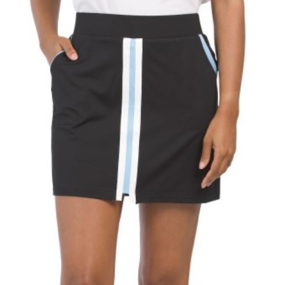 Belyn Key striped blue skort size medium